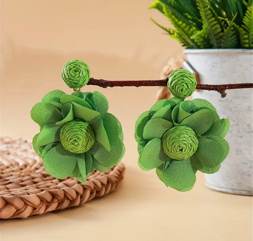 Green Raffia Woven Fabric Flower Earrings